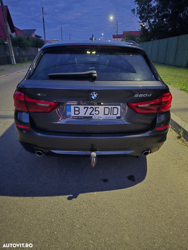 BMW Seria 5 520d xDrive AT - 11