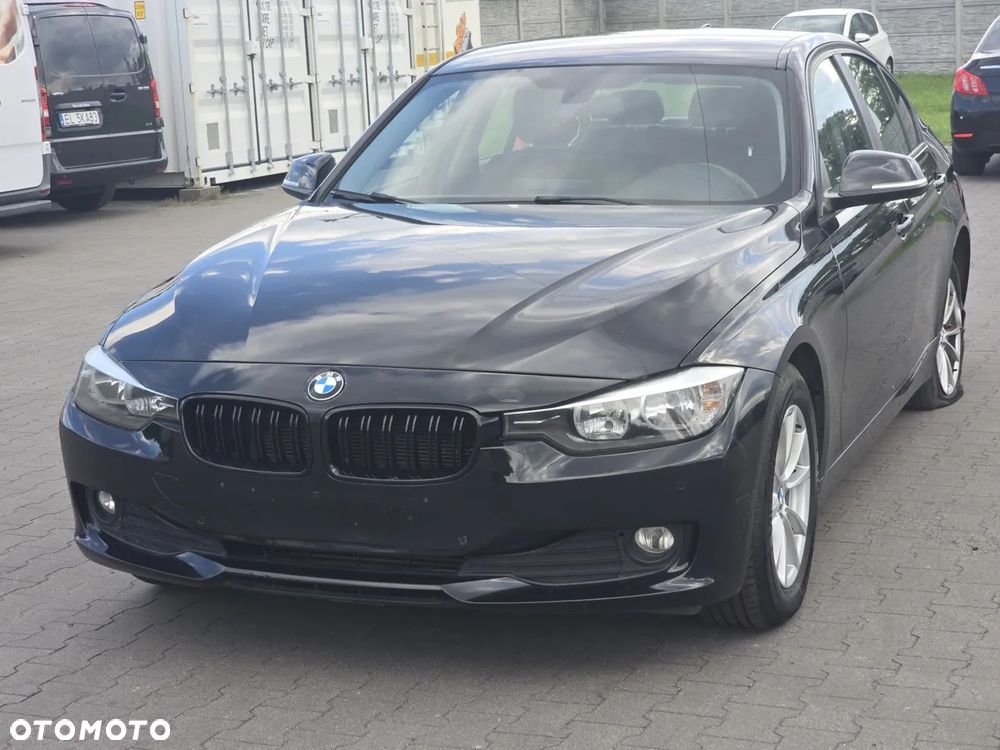 BMW Seria 3 318d - 5