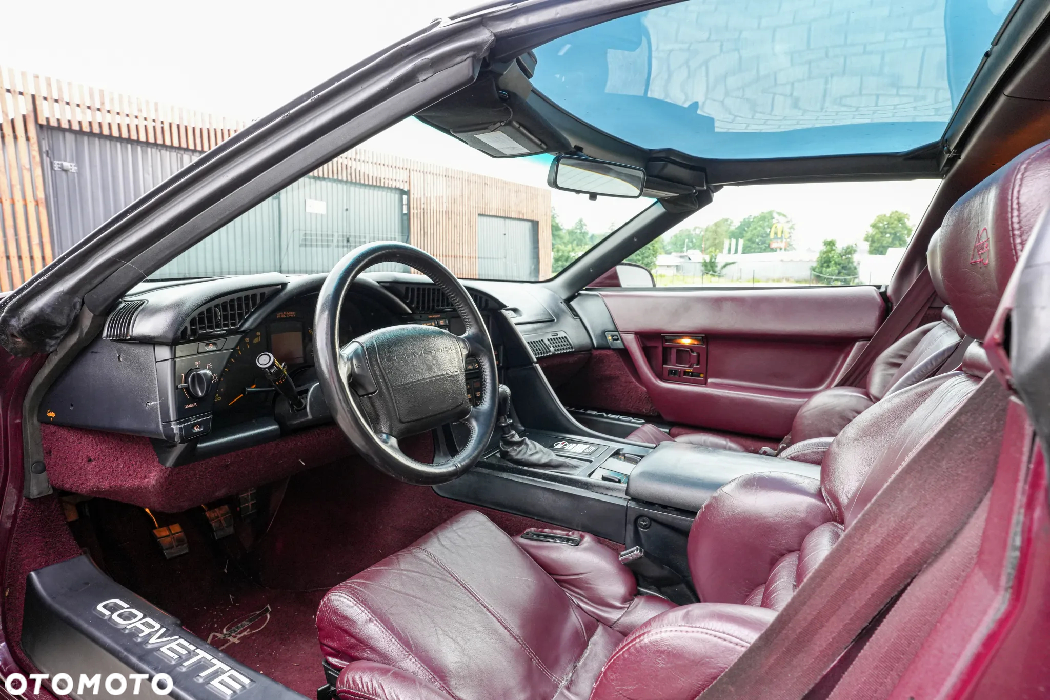 Chevrolet Corvette - 16