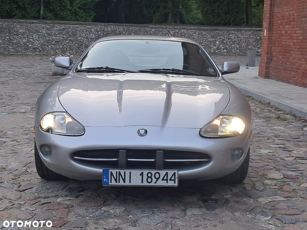 Jaguar XK Coupe - 5