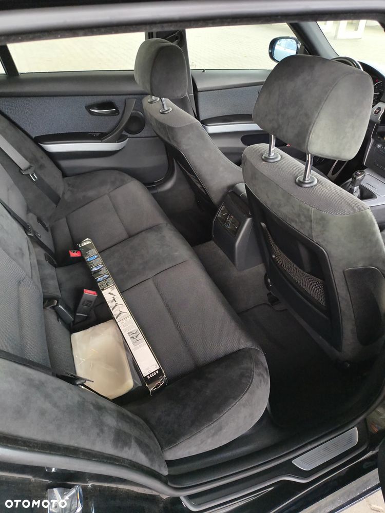 BMW Seria 3 318i Edition Sport - 15