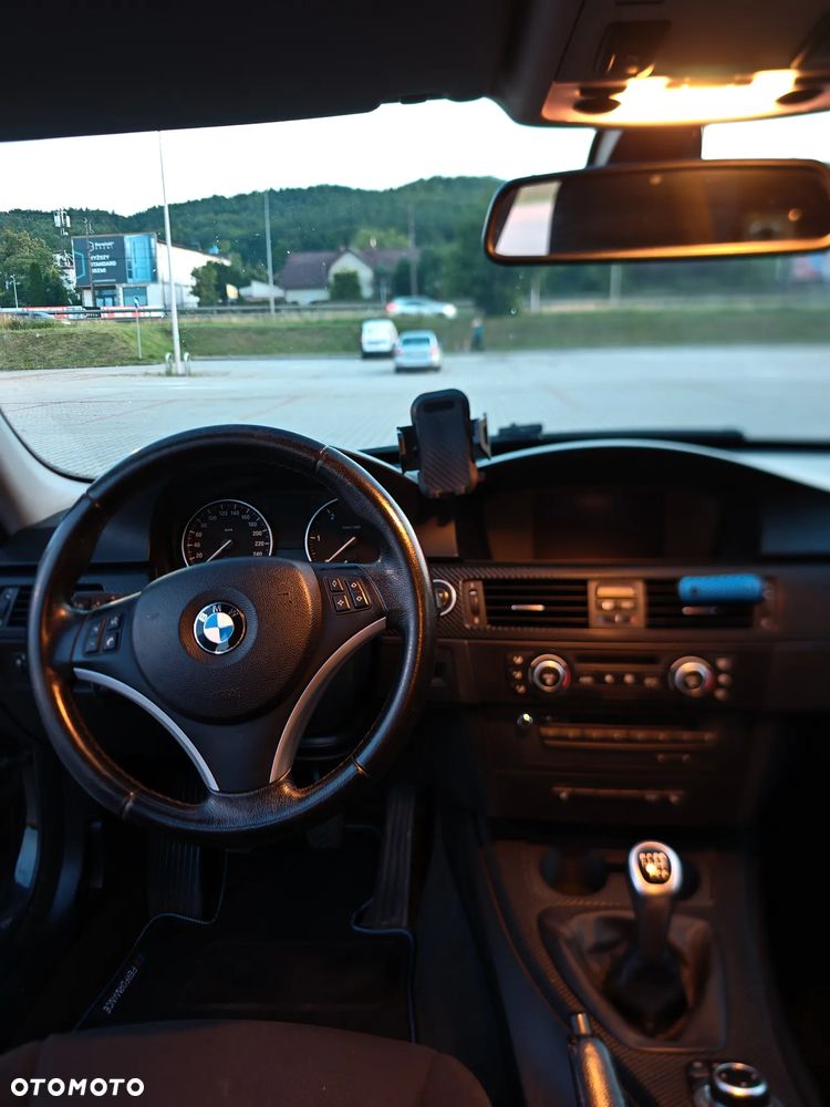 BMW Seria 3 318d - 16