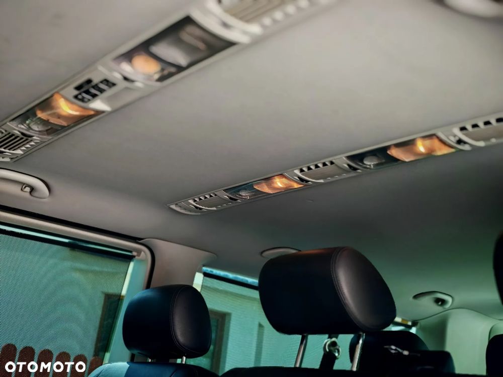 Volkswagen Caravelle - 14