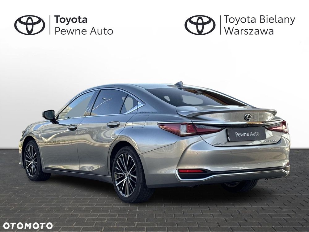 Lexus ES 300h Business Edition - 3