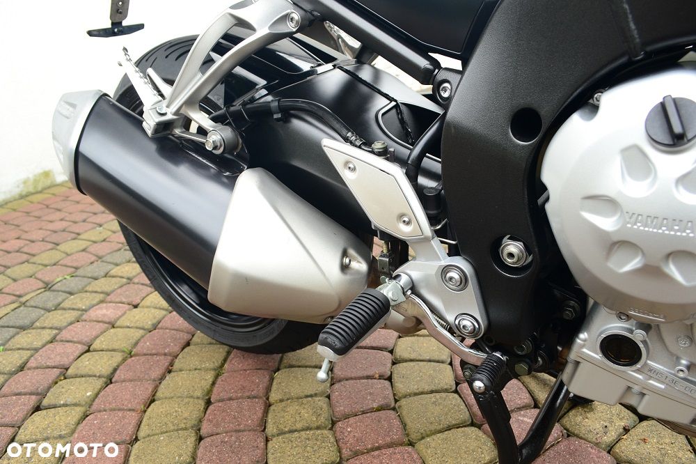 Yamaha FZ - 13