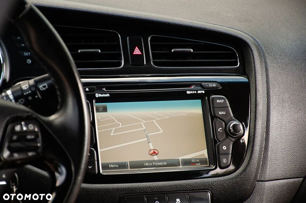 Kia Ceed 1.6 GDI ISG SW Platinum Edition - 32