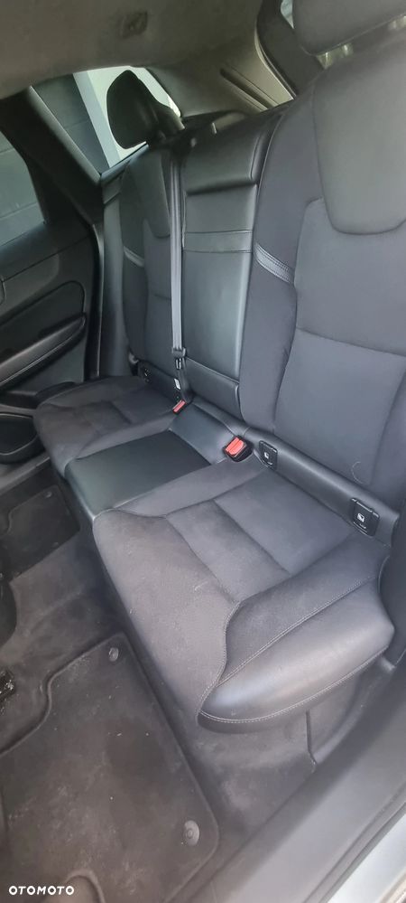 Volvo XC 60 D4 AWD Geartronic Momentum - 18