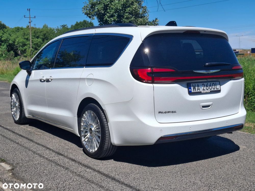 Chrysler Pacifica - 4