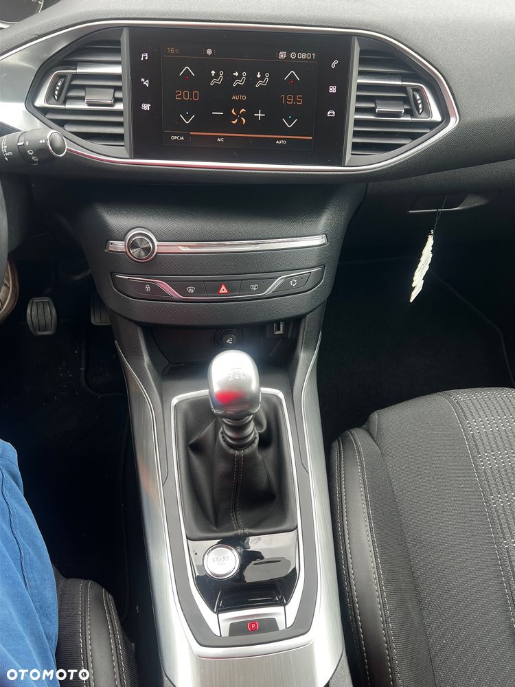 Peugeot 308 PureTech 130 Stop & Start Allure - 17