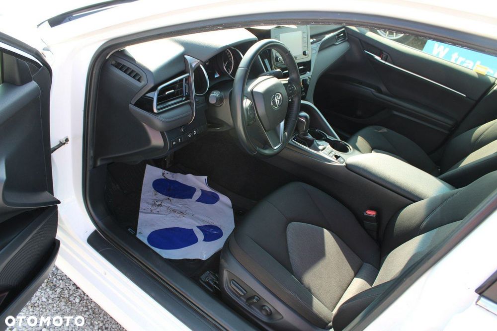 Toyota Camry - 18