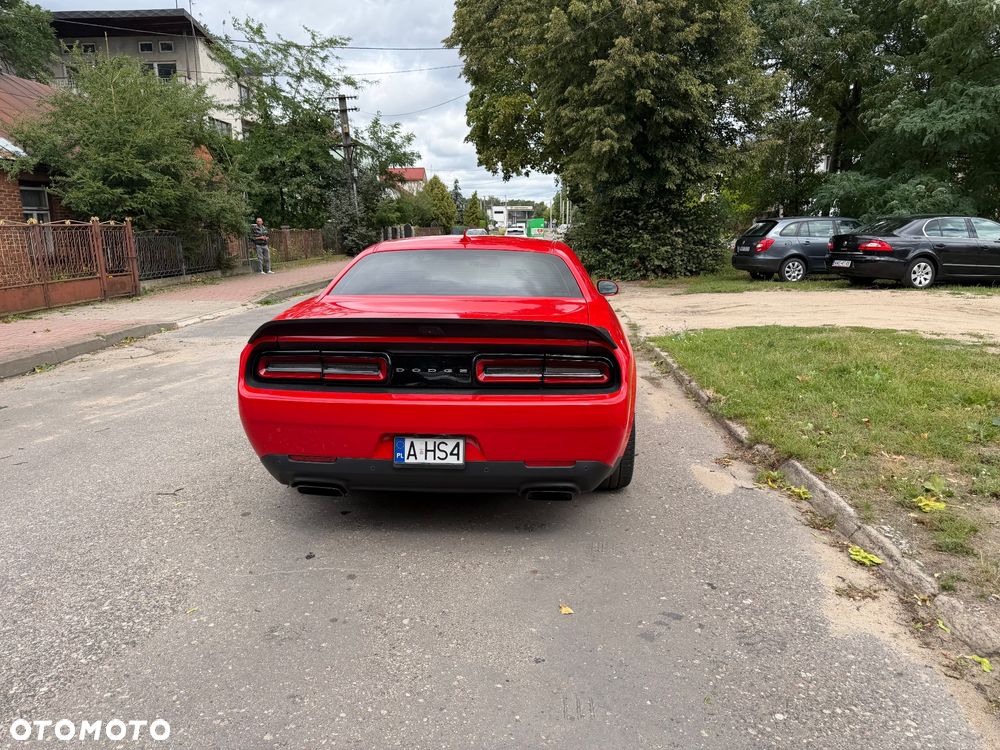 Dodge Challenger - 18