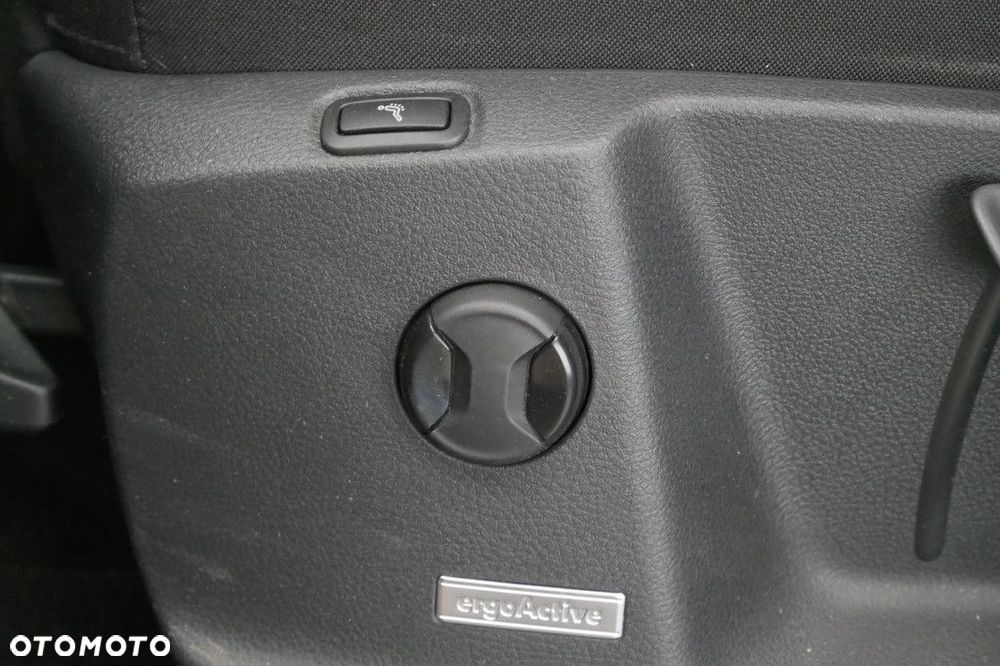 Volkswagen Touran - 26