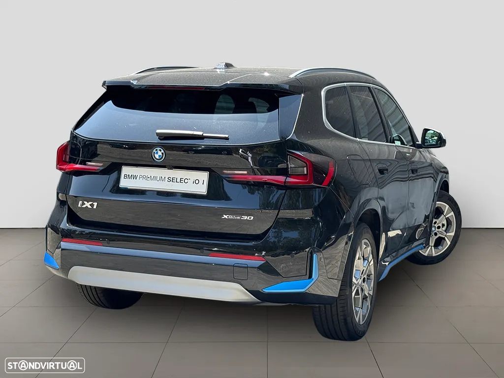BMW iX1 xDrive30 xLine - 4