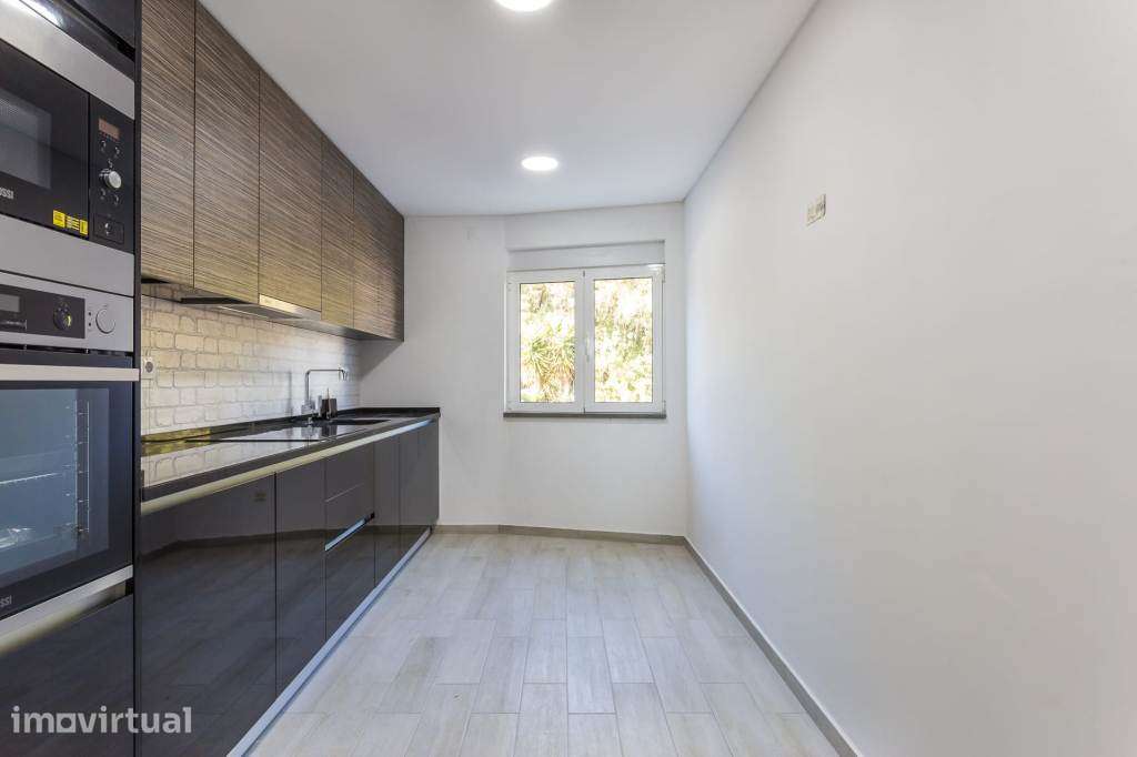 Excelente T2 com suite. Metro Encarnação a 3/4 mnts - Widok 6