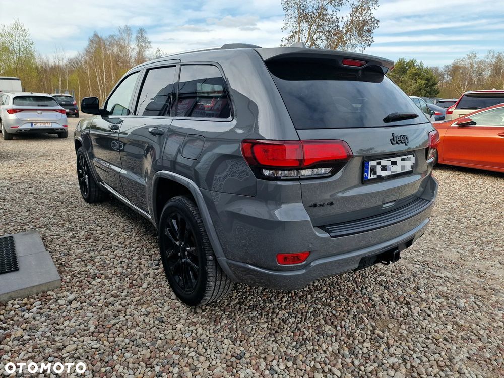 Jeep Grand Cherokee - 10