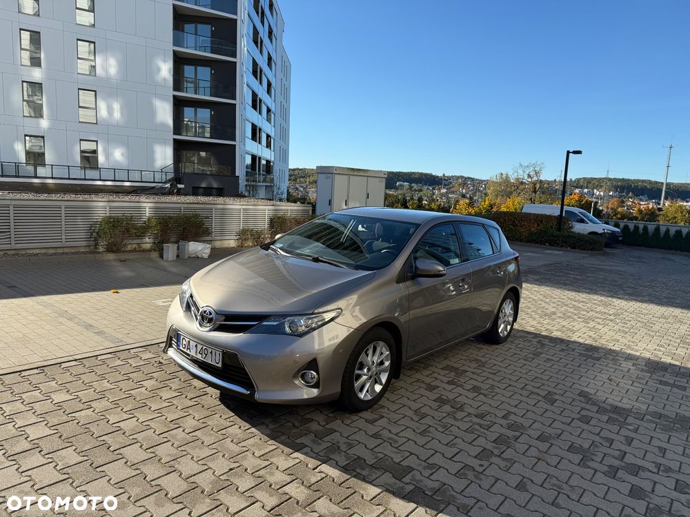 Toyota Auris 1.6 Premium - 1