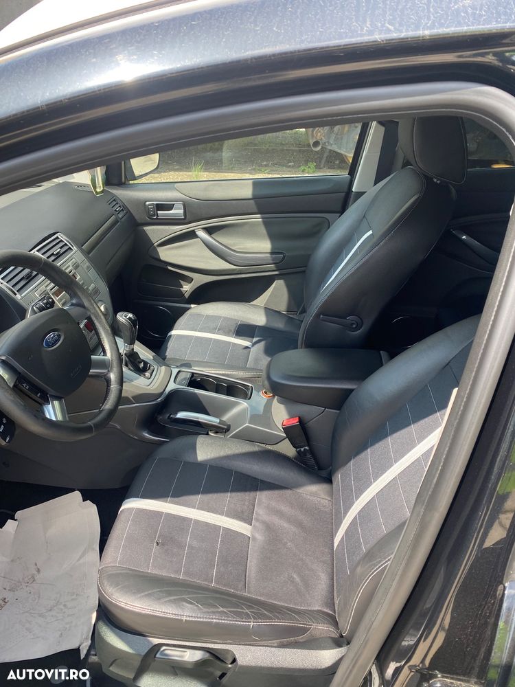 Ford Kuga 2.0 TDCi 4WD Powershift Titanium - 4