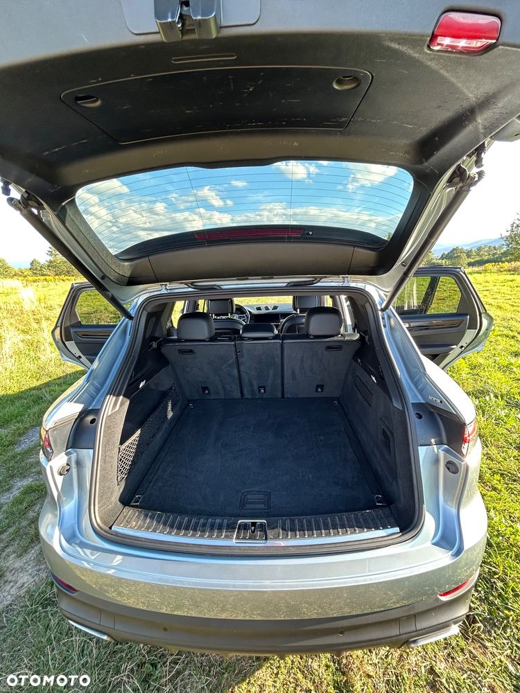 Porsche Cayenne Platinum Edition - 18
