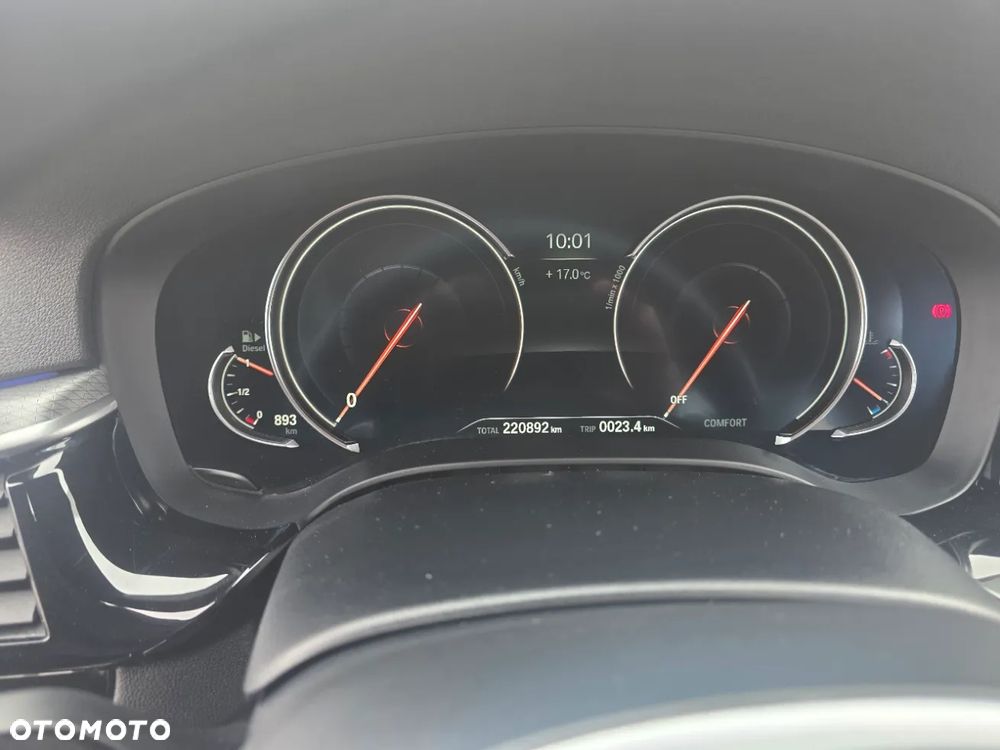 BMW Seria 5 520d xDrive - 16