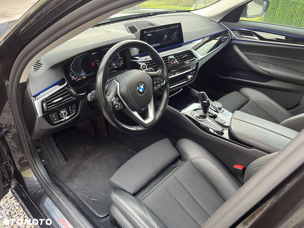 BMW Seria 5 530e iPerformance xDrive Sport Line sport - 10
