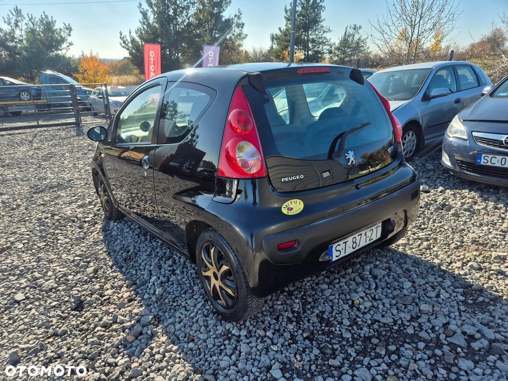 Peugeot 107 2008 photo 2
