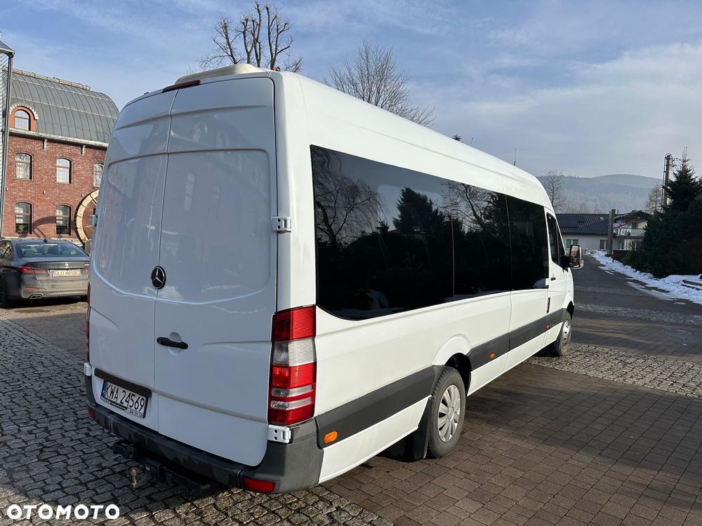 Mercedes-Benz 519 - 3