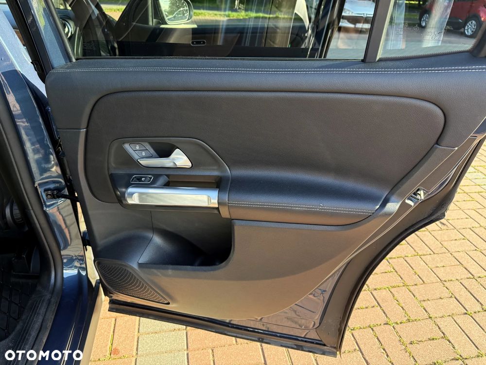 Mercedes-Benz GLB 250 4Matic 8G-DCT - 21