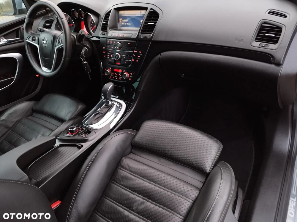 Opel Insignia 2.0 Turbo Sports Tourer 4x4 Automatik Cosmo - 22