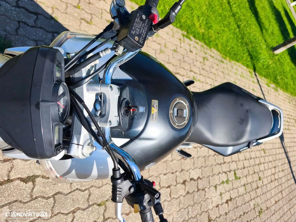 Suzuki GSR 600 - 6