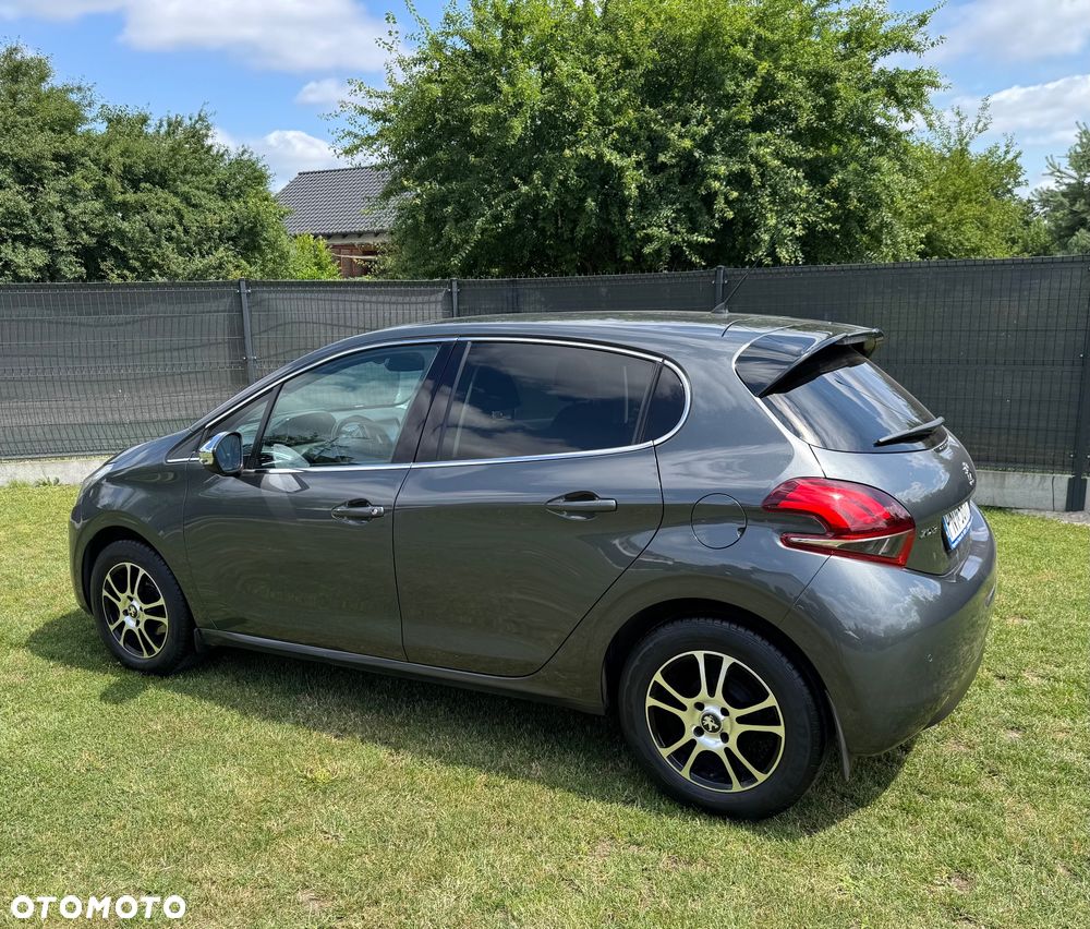 Peugeot 208 PureTech 82 Allure - 5