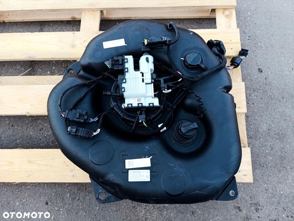 MERCEDES W212 ZBIORNIK ADLBUE A2124701102 - 1
