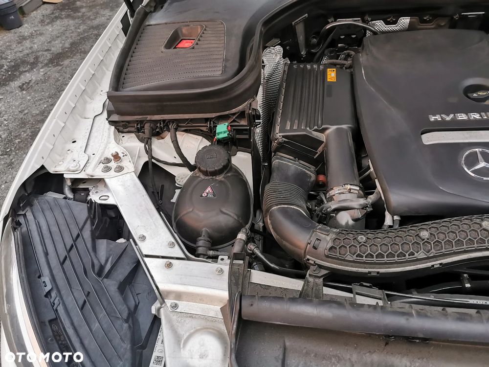 Mercedes-Benz GLC - 33