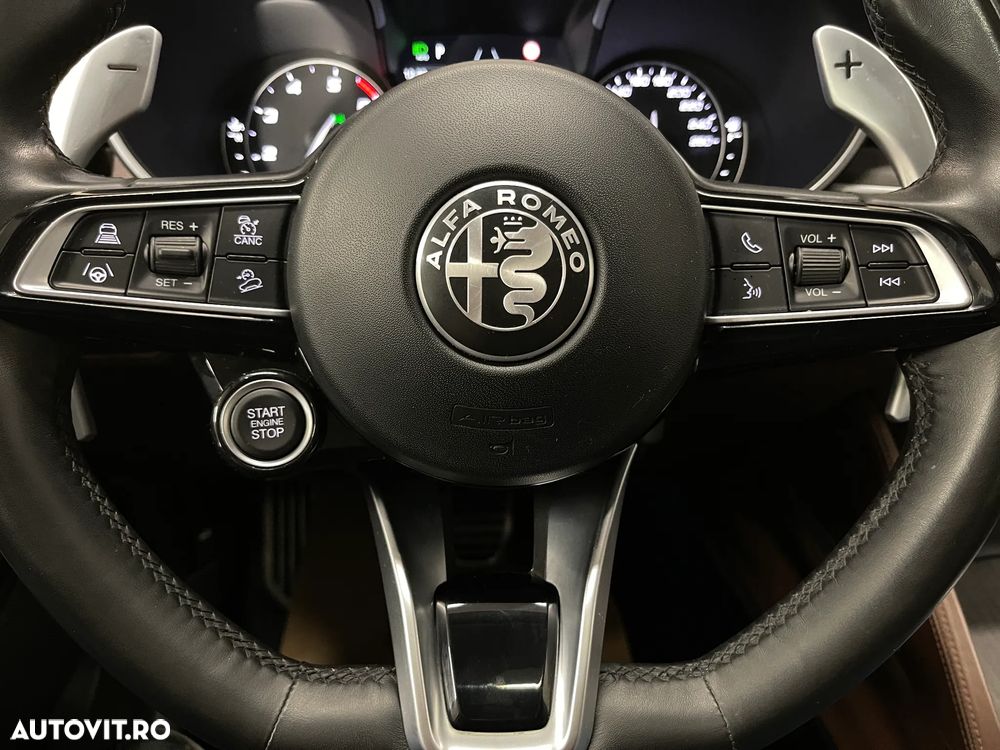 Alfa Romeo Stelvio 2.0 Turbo AWD AT8 Veloce - 26