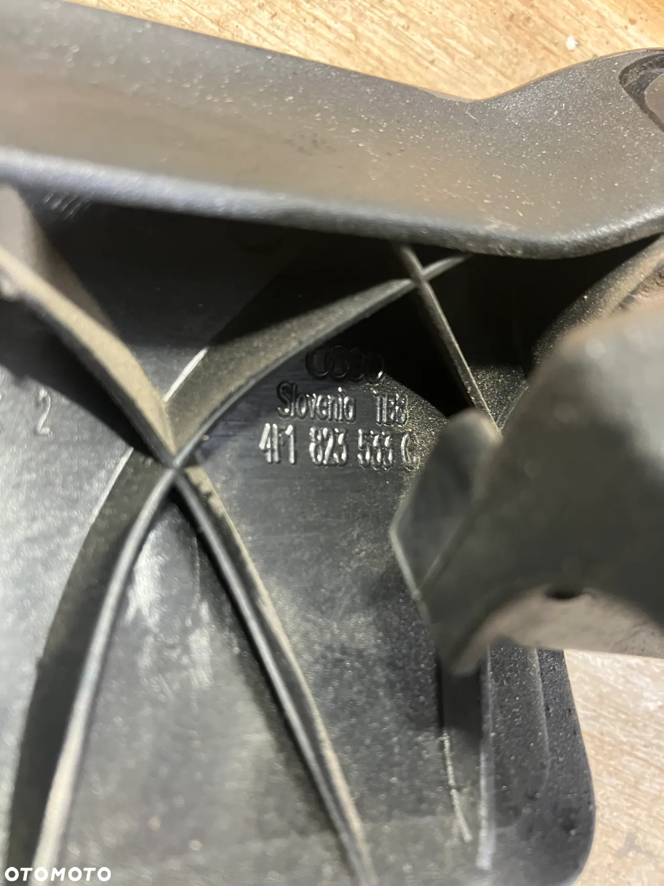 MECHANIZM OTWIERANIA MASKI AUDI A6 C6 CIĘGNO LINKA RĄCZKA 4F1823633B 4F1823533C - 4
