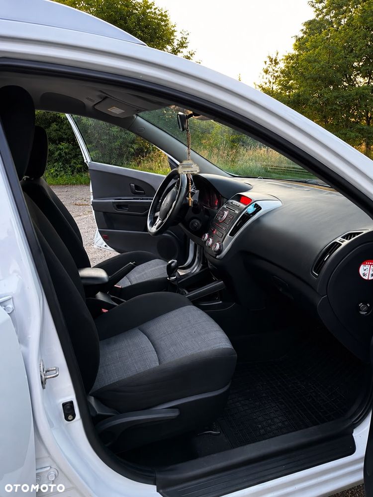 Kia Ceed - 3
