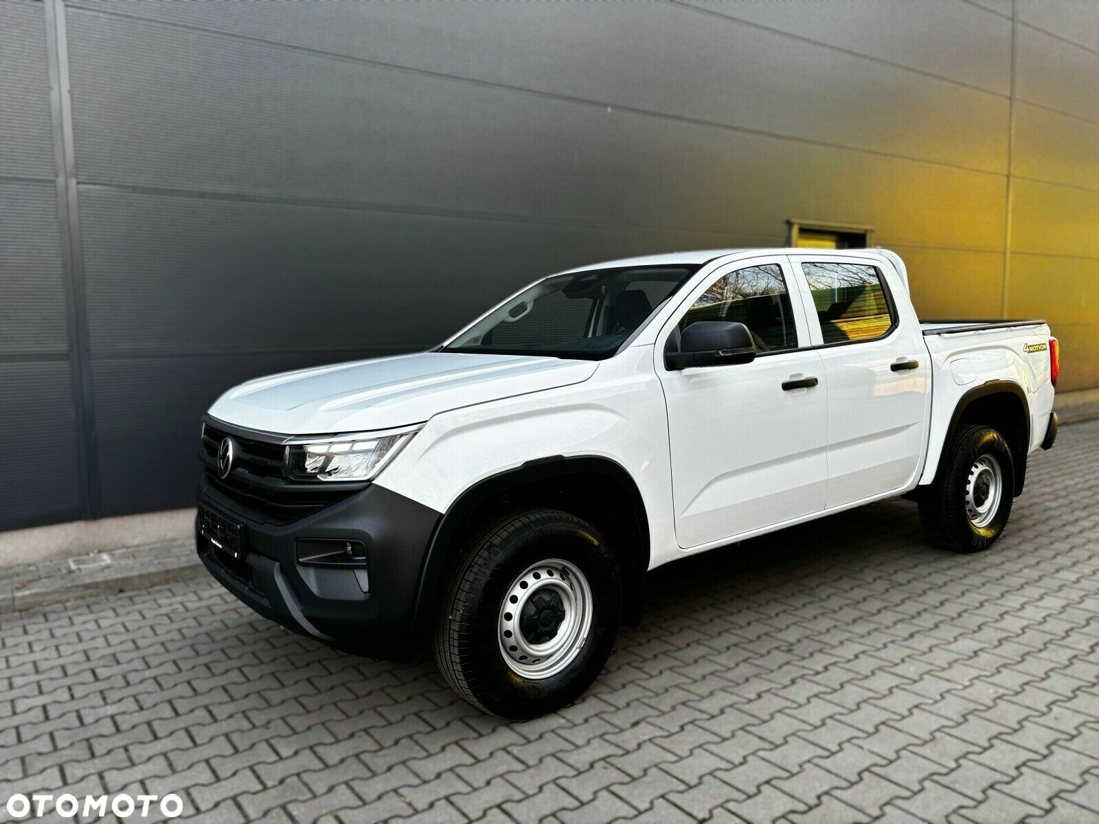Volkswagen Amarok LIFE 2.0 TDI 205KM AUTOMAT 4Motion - 12