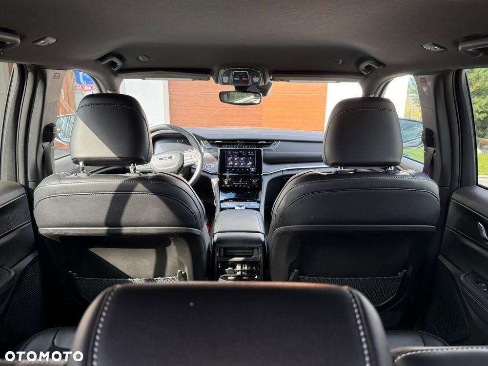 Jeep Grand Cherokee - 25