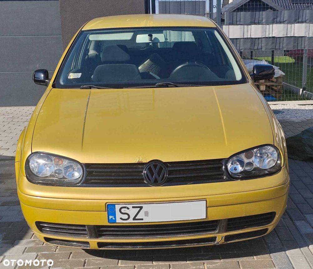 Volkswagen Golf - 1