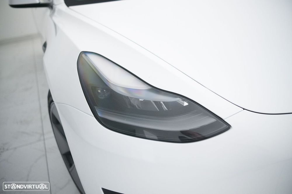 Tesla Model 3 - 8