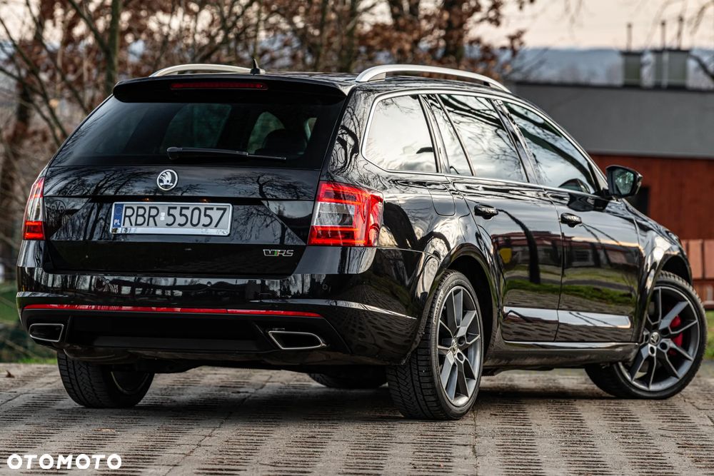 Skoda Octavia 2.0 TDI DSG RS - 8
