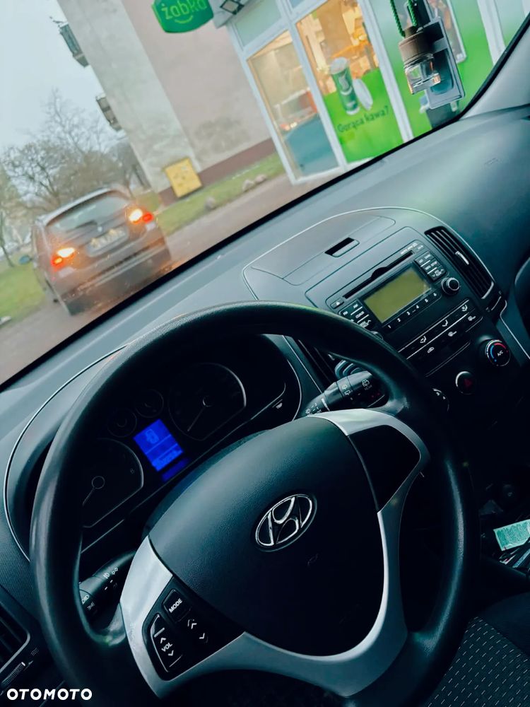 Hyundai i30 1.4 Base + - 8