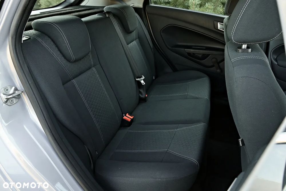 Ford Fiesta 1.6 TDCi Champions Edition - 9