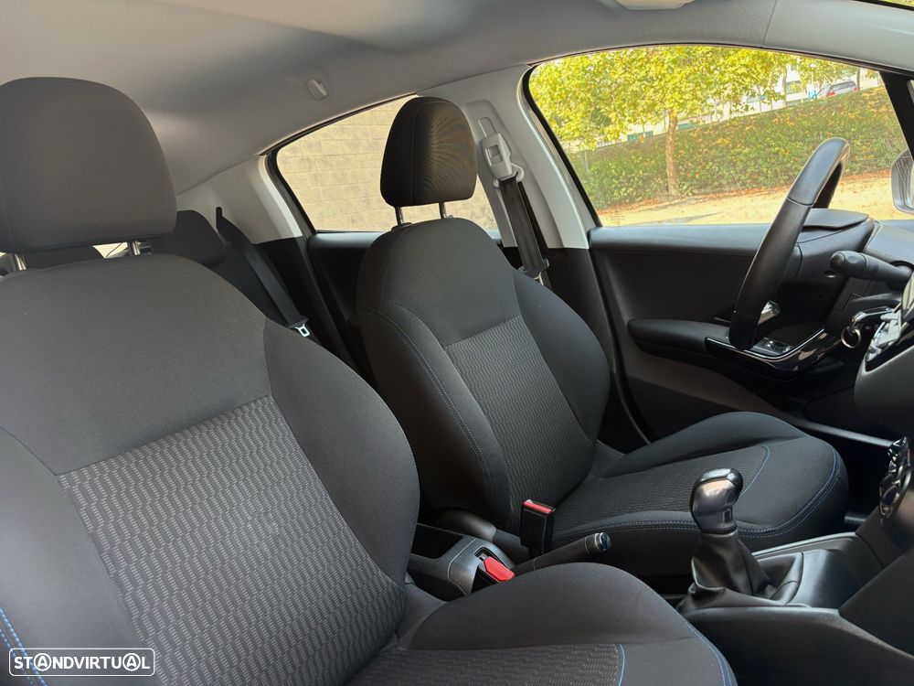 Peugeot 208 1.2 PureTech Signature - 7