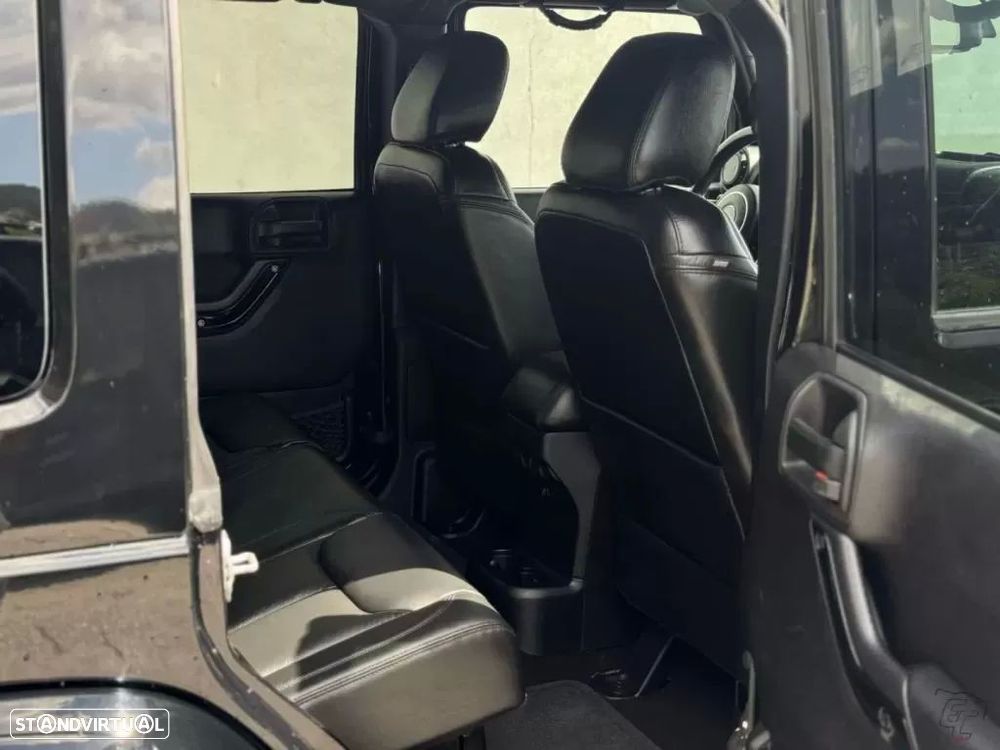 Jeep Wrangler Unlimited - 11