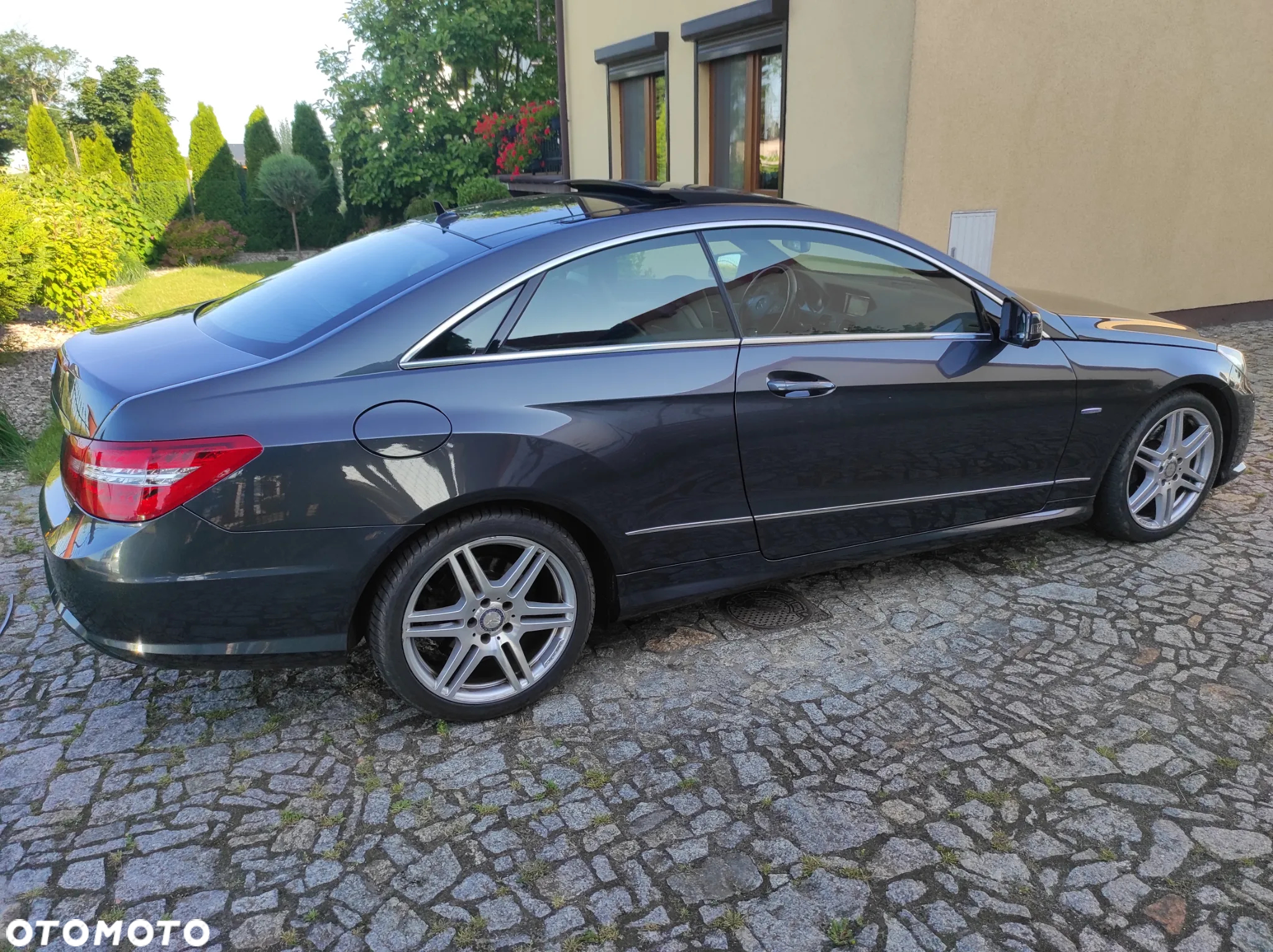 Mercedes-Benz Klasa E 200 CGI BlueEffICIENCY - 13