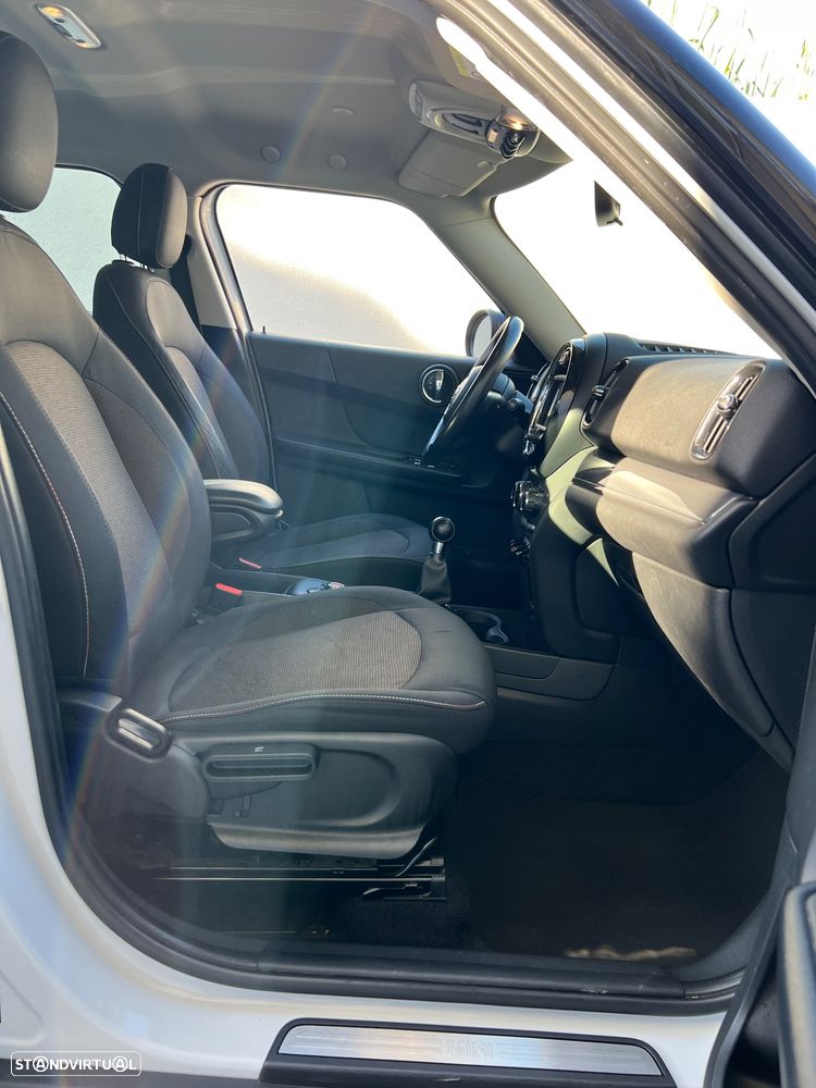 MINI Countryman One D - 32