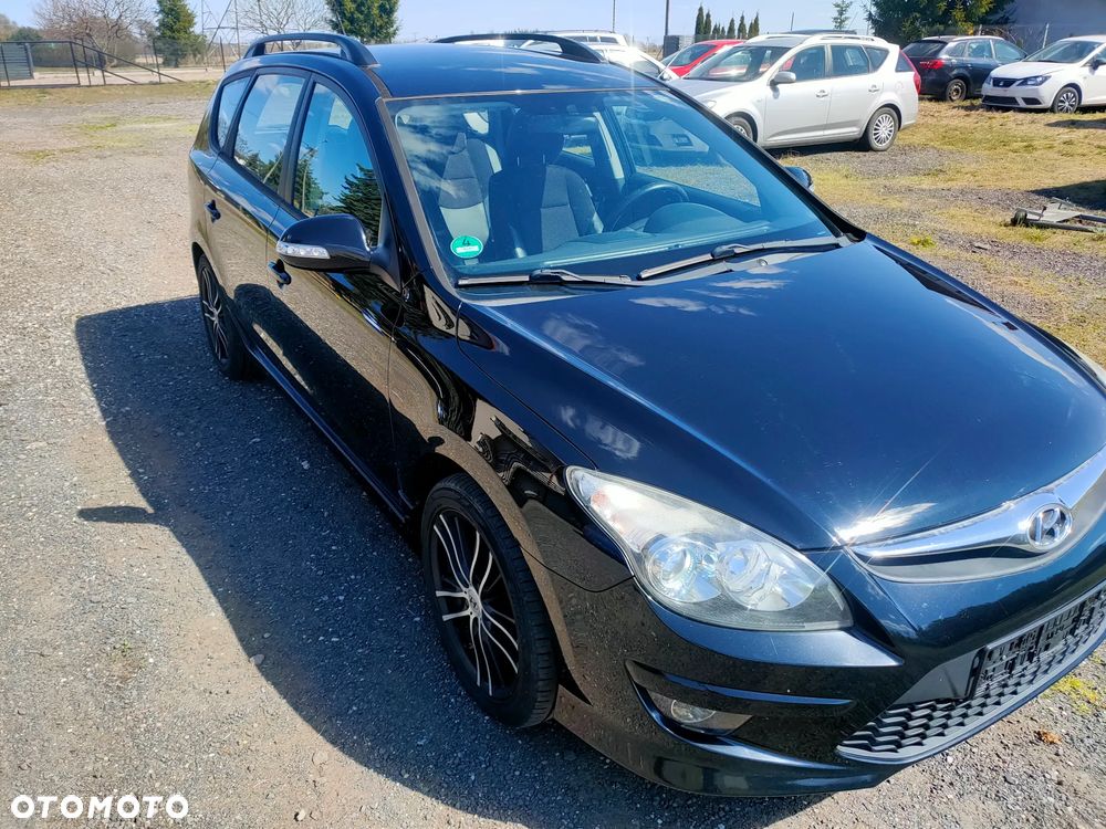 Hyundai i30 1.4 Base + World Cup - 11