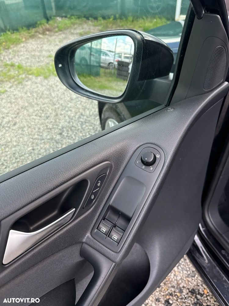 Volkswagen Golf - 36