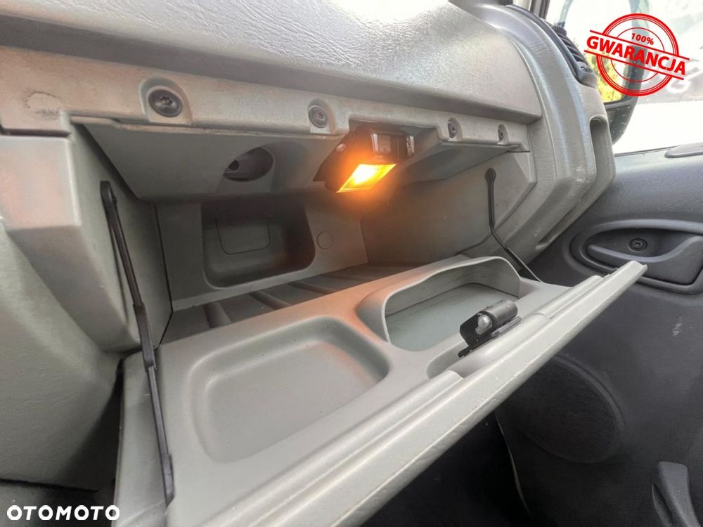 Opel VIVARO - 31