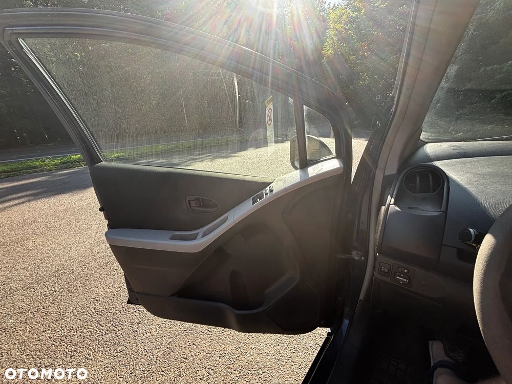 Toyota Yaris 1.0 Luna A/C - 8